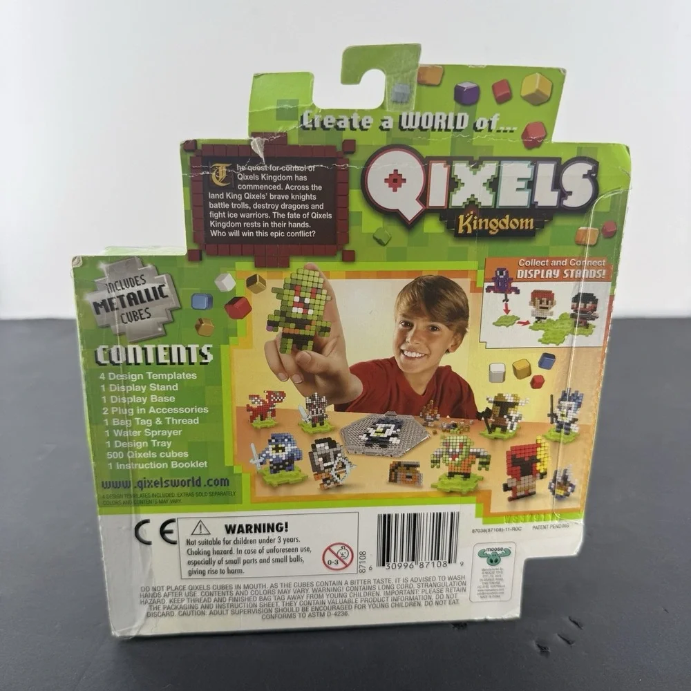 Qixels Kingdom Dragon Combat 500 Cubes Make Spray Play Gift
